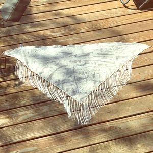 🌟 3 for 25 Beautiful fringe shawl /hip scarf